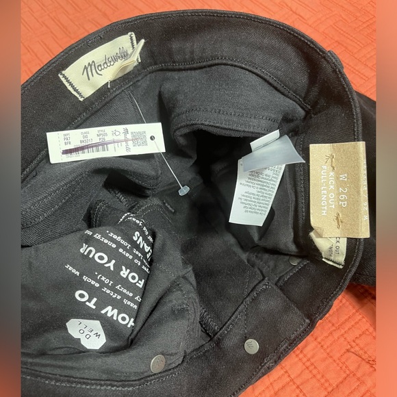 NWT Petite Kick Out Flare Full-Length Jeans, Black Frost, 26P NP505 - Picture 6 of 10